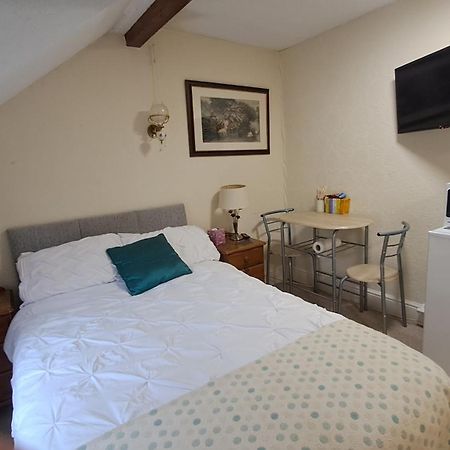 Coynant Farm Guesthouse - Farm Park Stay Суонзи Екстериор снимка