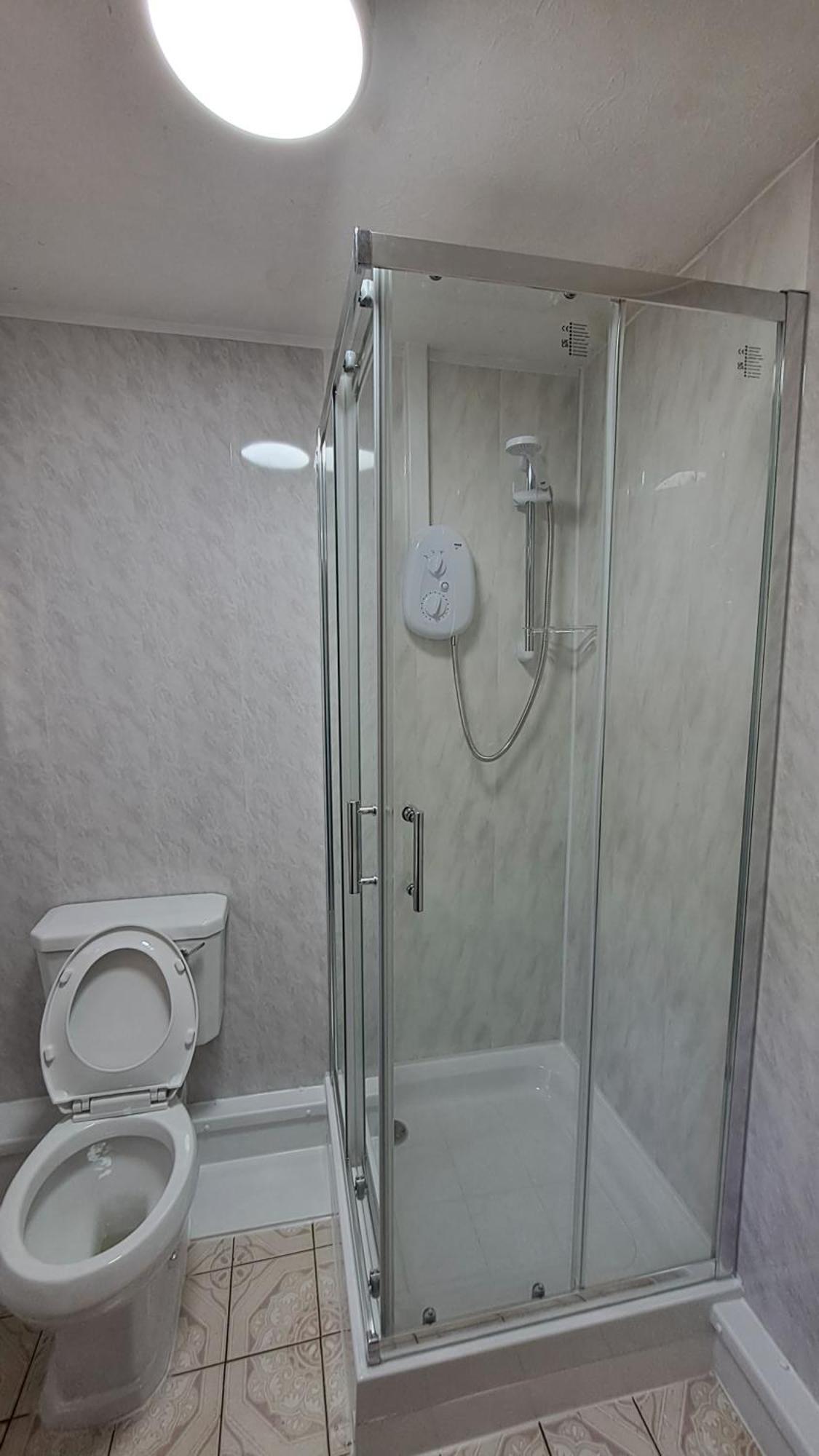 Coynant Farm Guesthouse - Farm Park Stay Суонзи Стая снимка