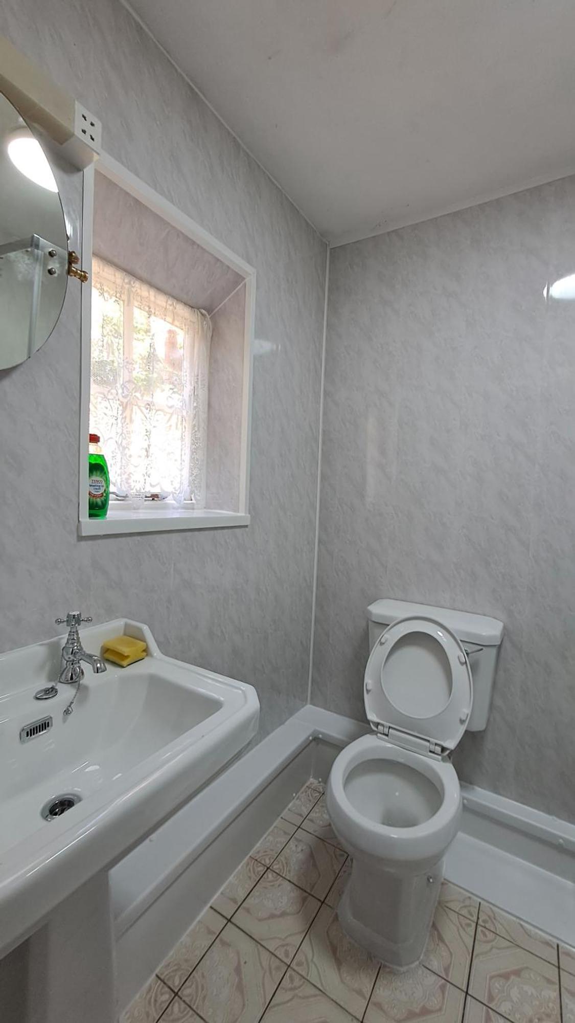 Coynant Farm Guesthouse - Farm Park Stay Суонзи Стая снимка