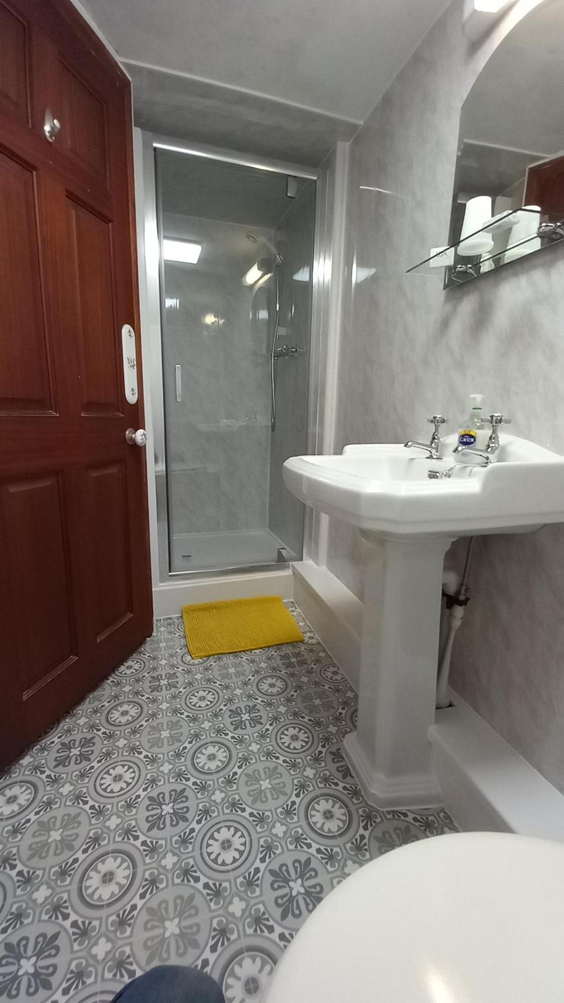 Coynant Farm Guesthouse - Farm Park Stay Суонзи Екстериор снимка