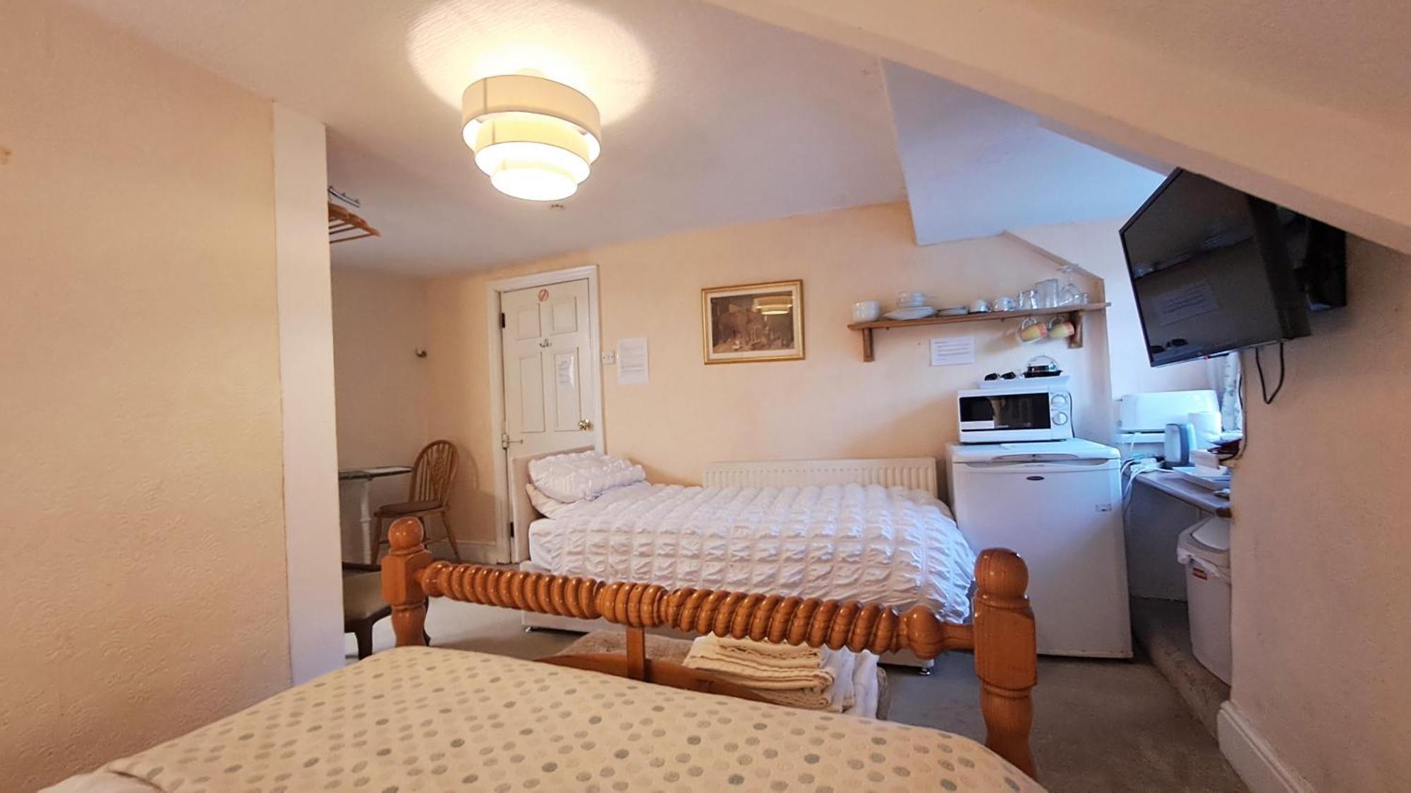 Coynant Farm Guesthouse - Farm Park Stay Суонзи Екстериор снимка