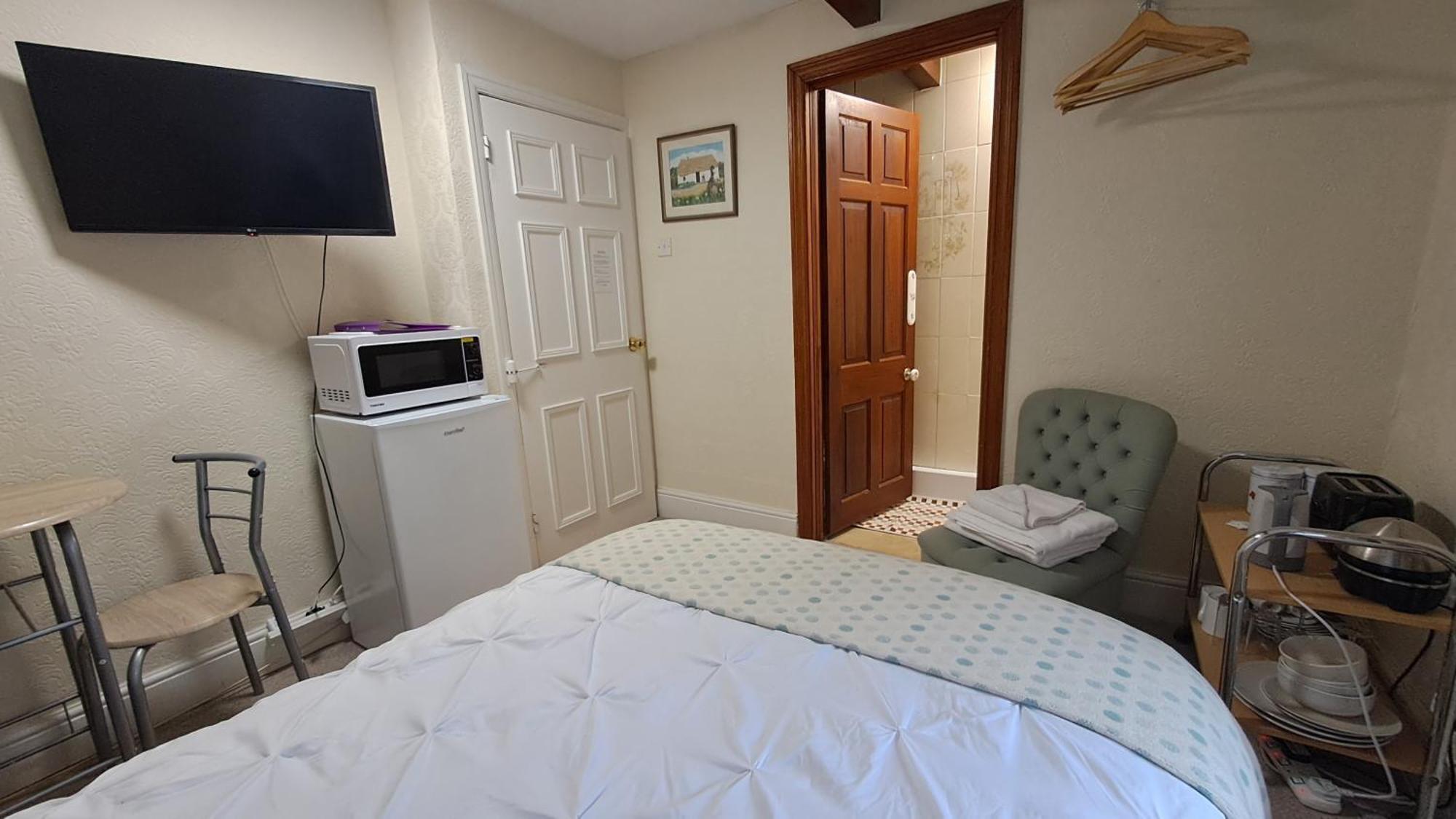 Coynant Farm Guesthouse - Farm Park Stay Суонзи Екстериор снимка